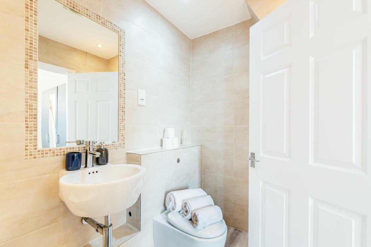 Bright & Spacious 4Beds Home - Kensington High Street-Olympia Londýn Exteriér fotografie