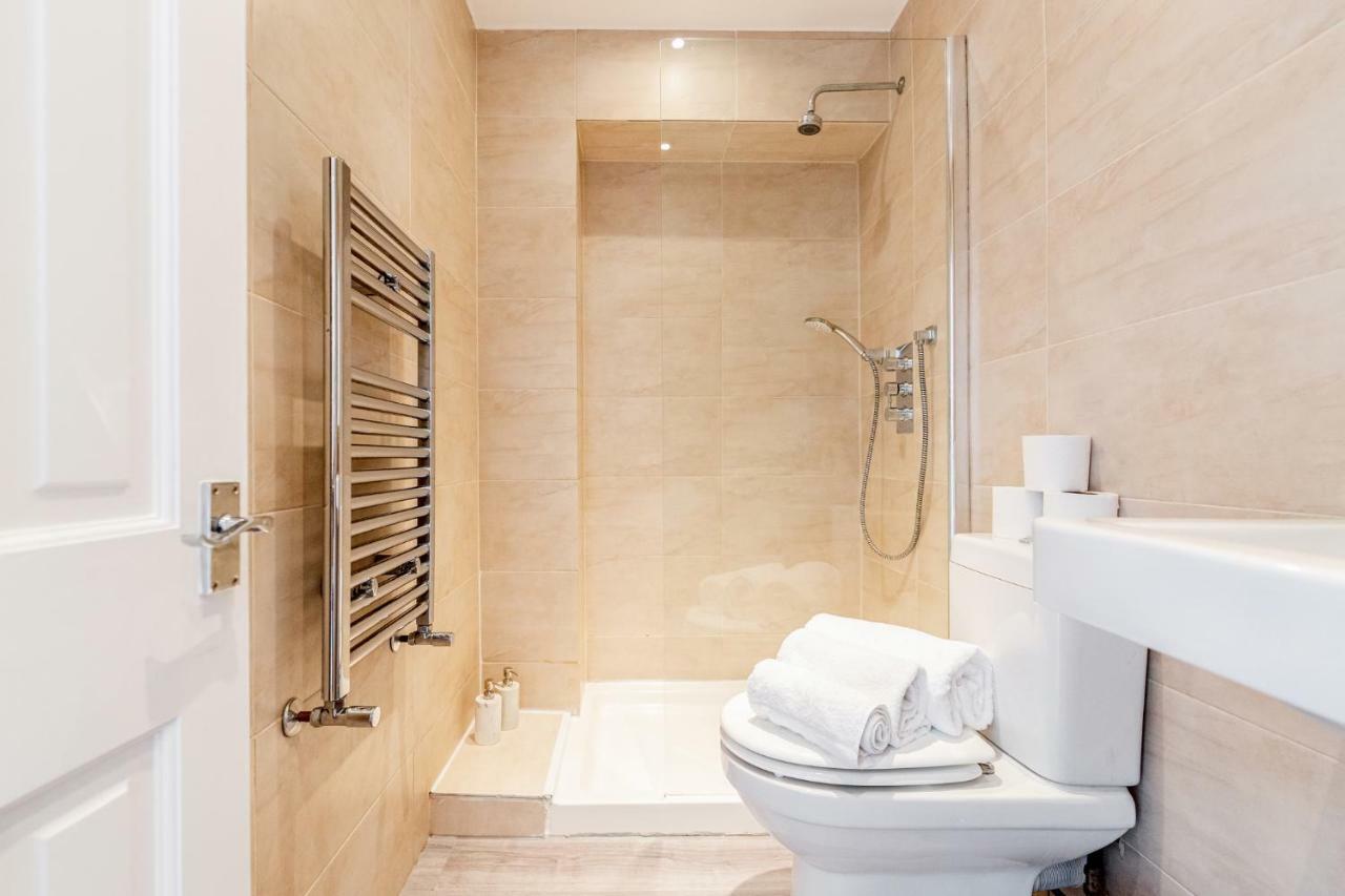 Bright & Spacious 4Beds Home - Kensington High Street-Olympia Londýn Exteriér fotografie