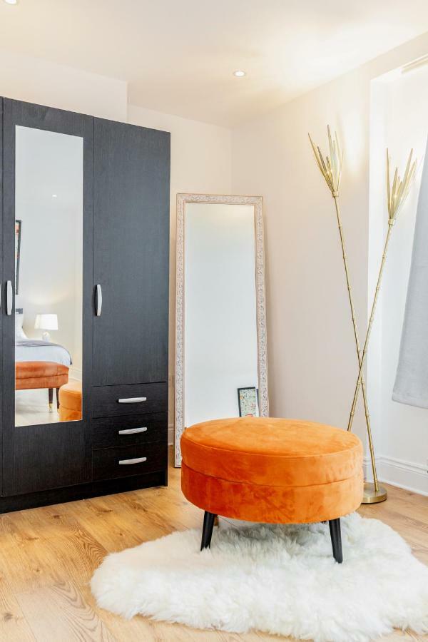 Bright & Spacious 4Beds Home - Kensington High Street-Olympia Londýn Exteriér fotografie