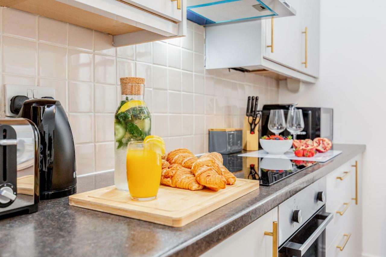 Bright & Spacious 4Beds Home - Kensington High Street-Olympia Londýn Exteriér fotografie