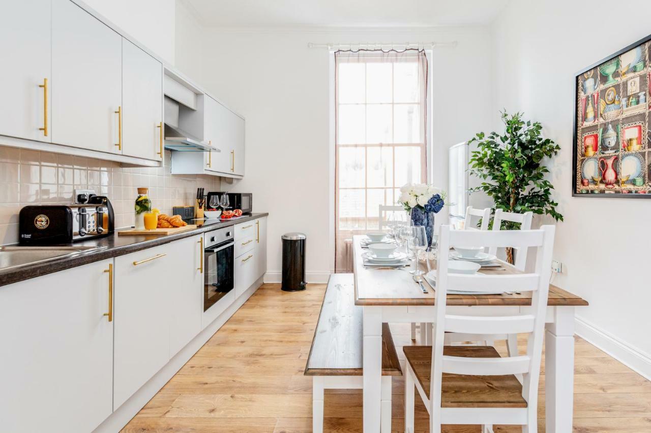 Bright & Spacious 4Beds Home - Kensington High Street-Olympia Londýn Exteriér fotografie