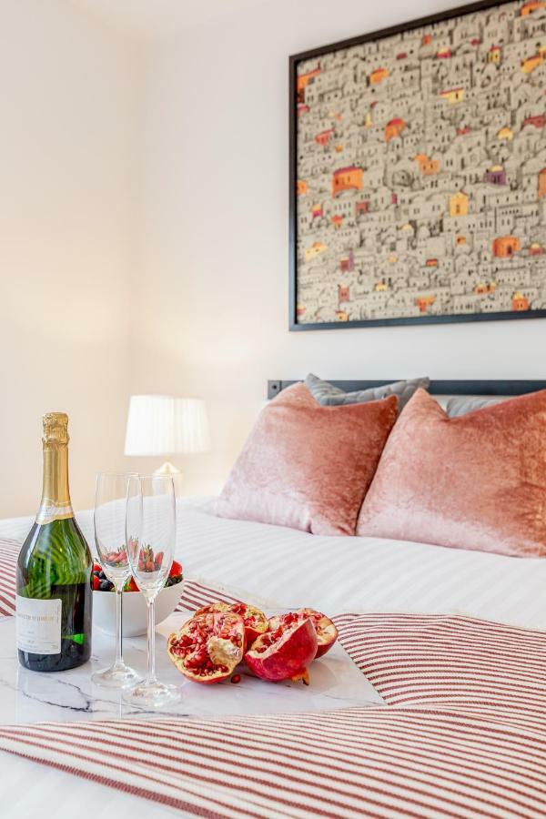 Bright & Spacious 4Beds Home - Kensington High Street-Olympia Londýn Exteriér fotografie